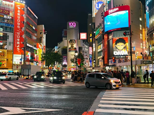 Go treasure hunting in the small alley shops of Shibuya and Omotesando.