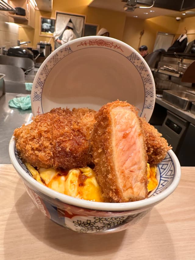 A local's guide to delicious and affordable lunch spots in Tokyo, compiled from over a year of personal experience.