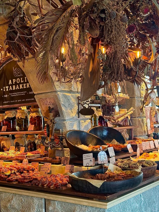 This spot near the Wukang Mansion is not only super photogenic but also incredibly delicious, and the prices are amazing!