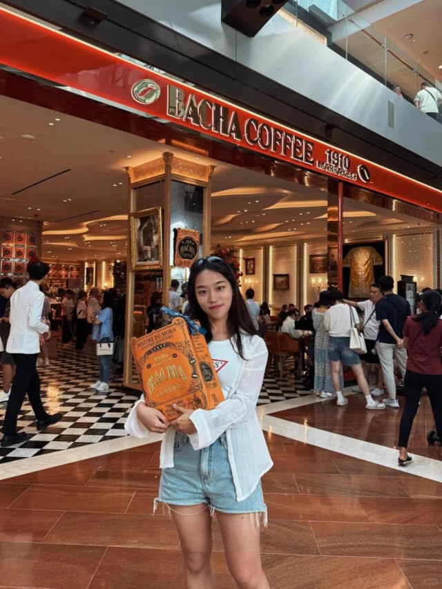 Singapore is a shopper's paradise where many items that are ridiculously expensive back home can be found at bargain prices.