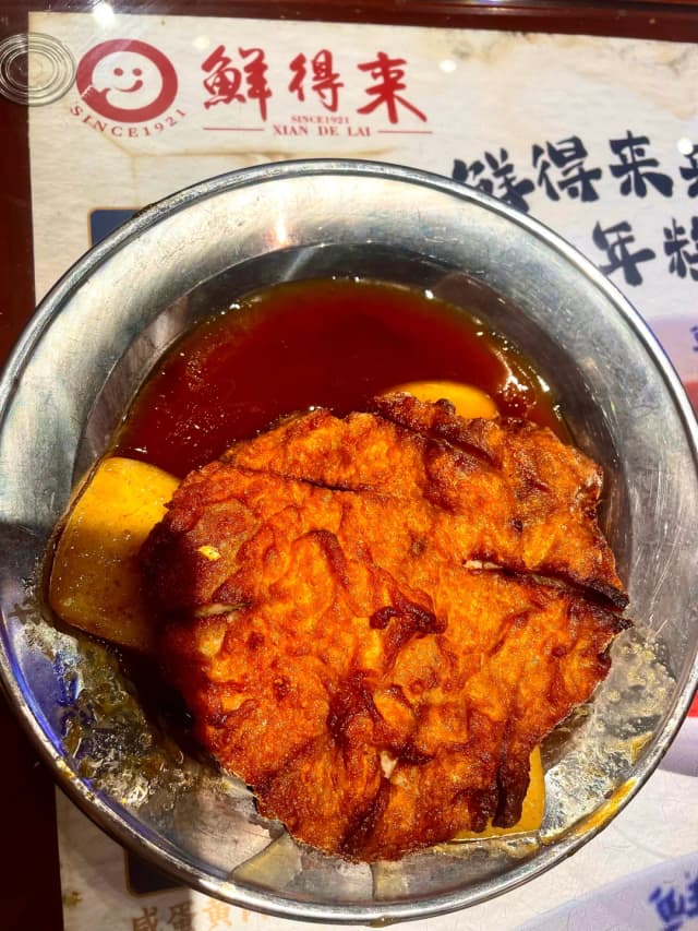 For the best experience at Shanghai's free museums, remember to book 3 days in advance via their public account and visit on a weekday—you'll be able to slowly appreciate every detail!